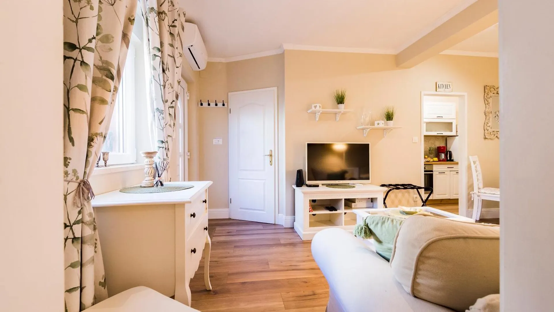 Serenity Beach Apartments Split