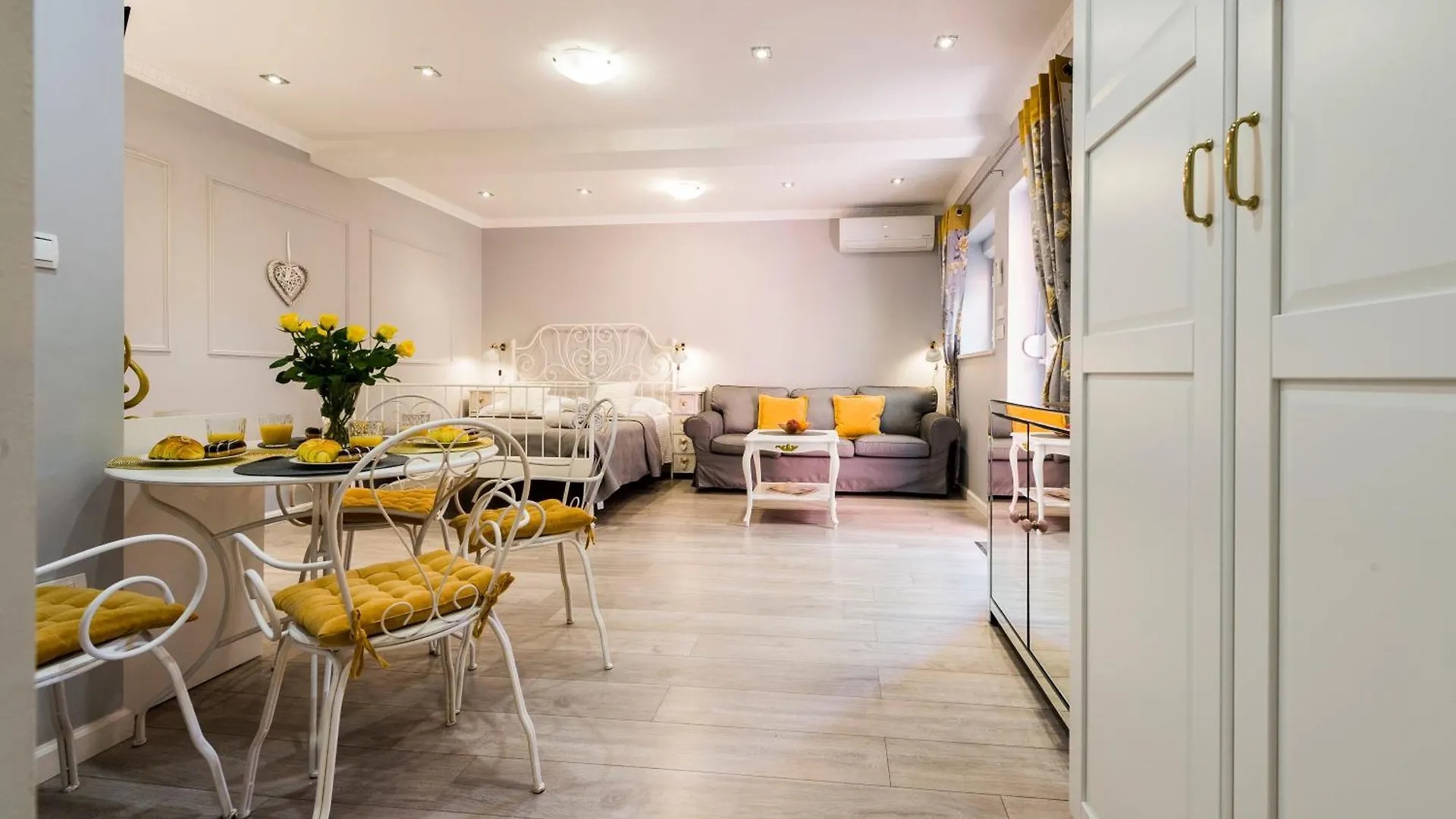 Serenity Beach Apartments Split