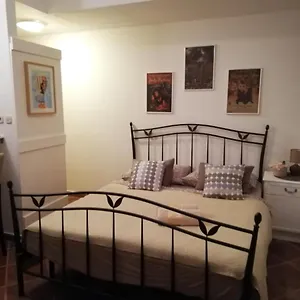 Axis Center Apartman