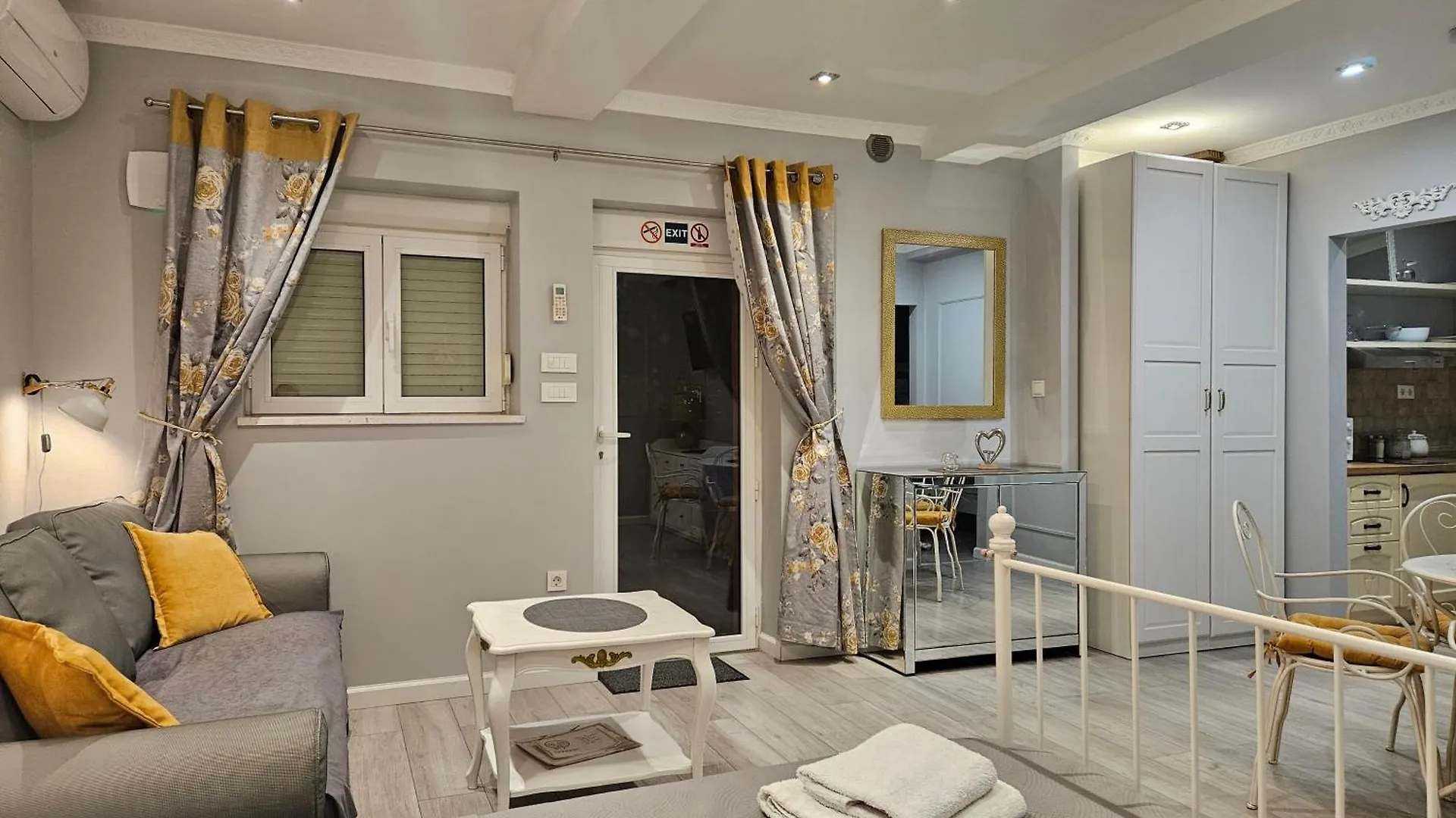 Serenity Beach Apartments Split