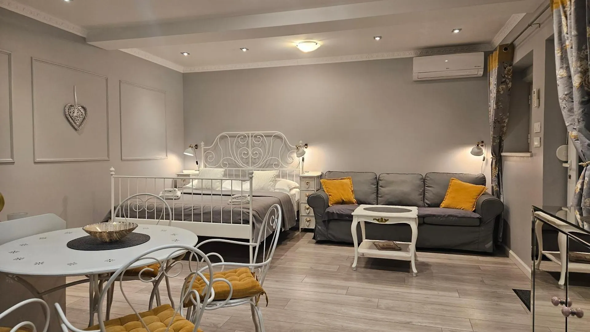 Serenity Beach Apartments Split